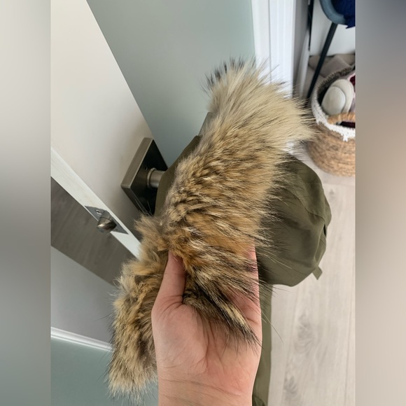 Canada Goose montebello parka in military green - Picture 4 of 10